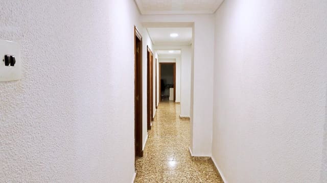 4 slaapkamer Flat te koop in Elche / Elx met garage - € 175.000 (Ref: 8538751)