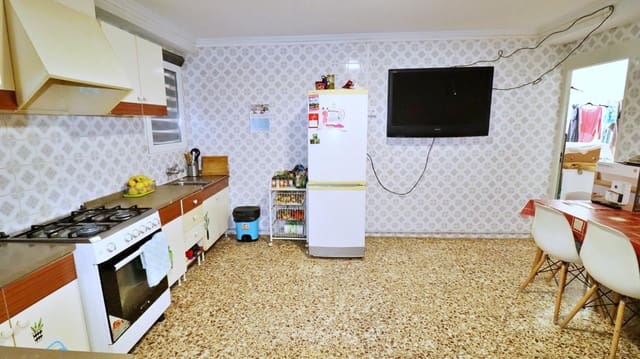 4 slaapkamer Flat te koop in Elche / Elx met garage - € 175.000 (Ref: 8538751)