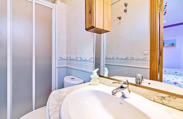 4 bedroom Townhouse for sale in Elche / Elx with garage - € 365,000 (Ref: 8576412)