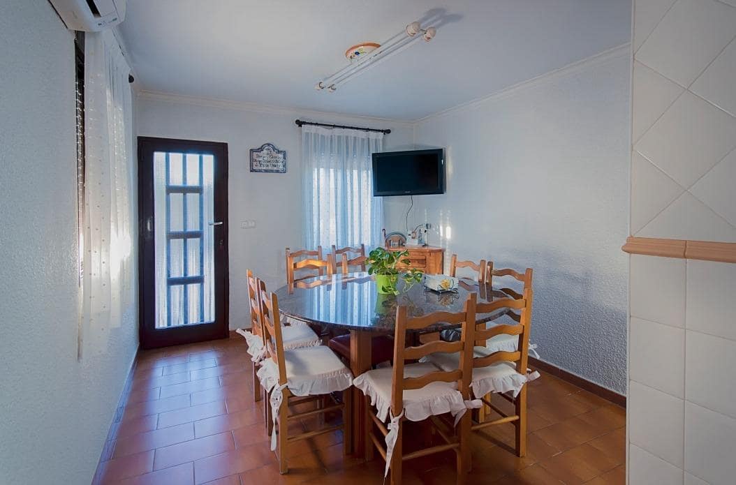 6 soveværelse Villa til salg i Perleta med swimmingpool garage - € 560.000 (Ref: 8595357)