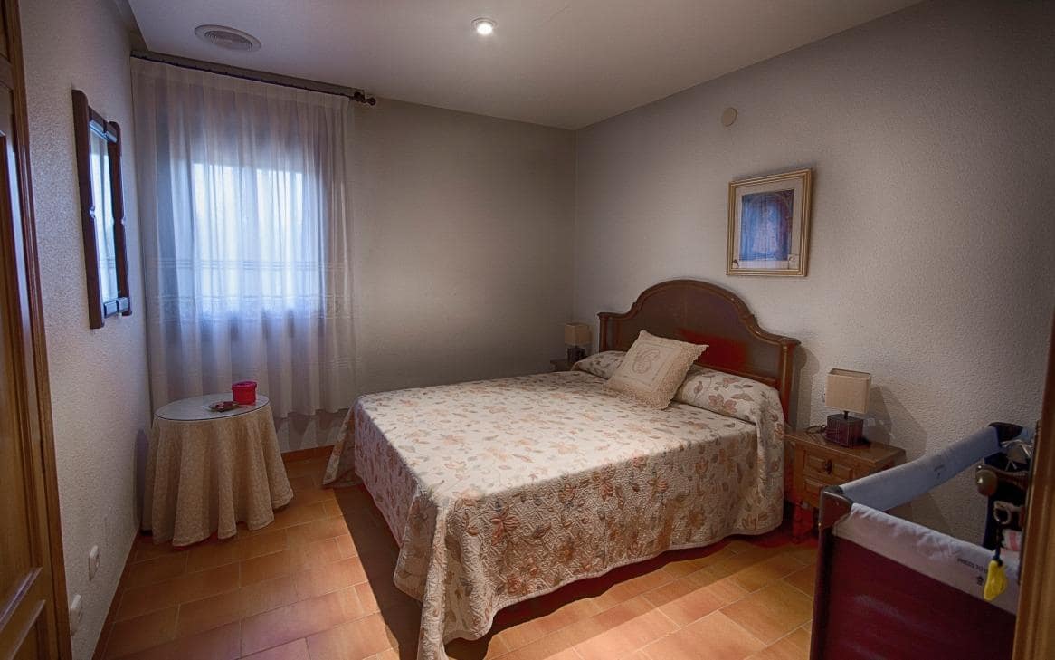 6 soveværelse Villa til salg i Perleta med swimmingpool garage - € 560.000 (Ref: 8595357)