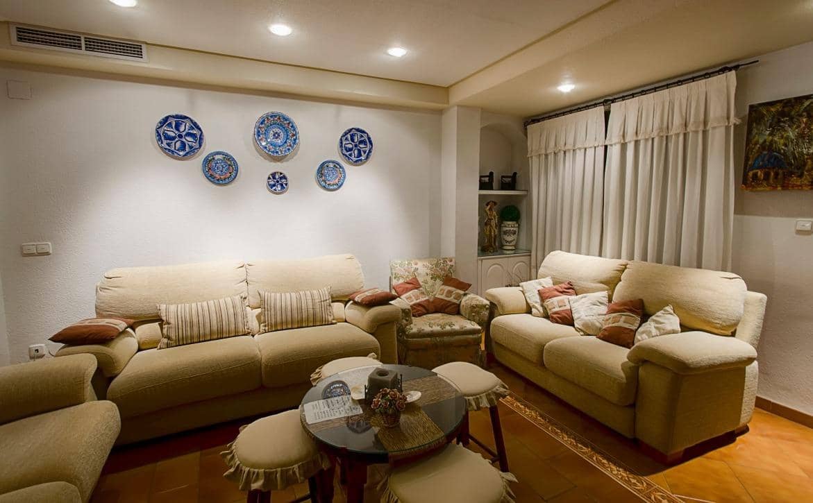 6 soveværelse Villa til salg i Perleta med swimmingpool garage - € 560.000 (Ref: 8595357)