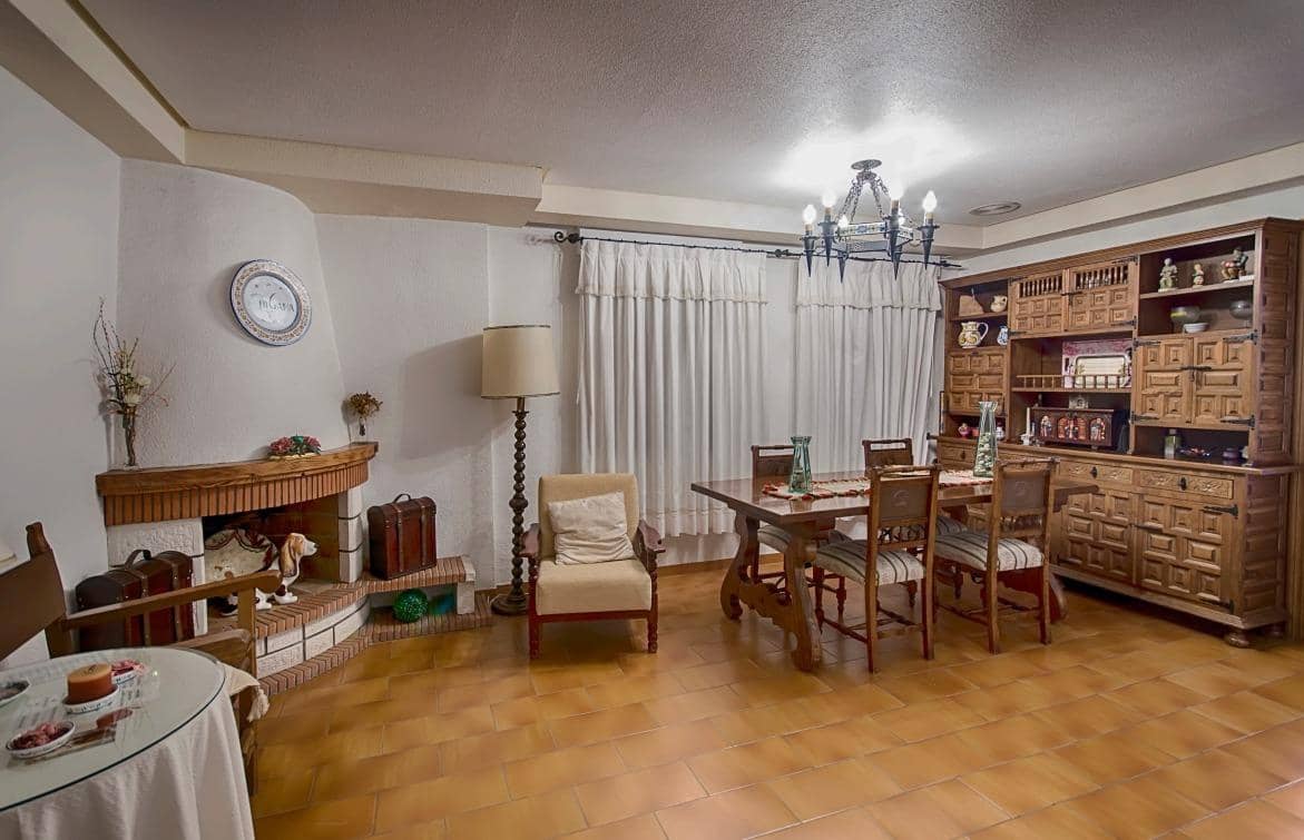 6 soveværelse Villa til salg i Perleta med swimmingpool garage - € 560.000 (Ref: 8595357)