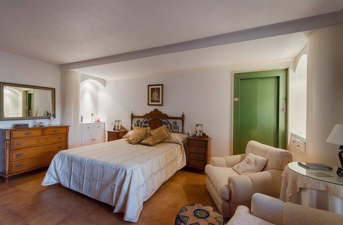 6 soveværelse Villa til salg i Perleta med swimmingpool garage - € 560.000 (Ref: 8595357)