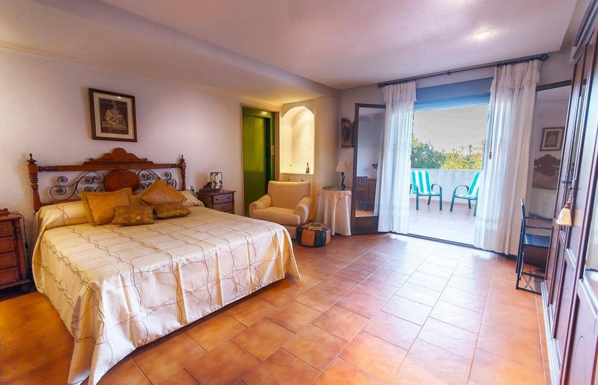 6 soveværelse Villa til salg i Perleta med swimmingpool garage - € 560.000 (Ref: 8595357)