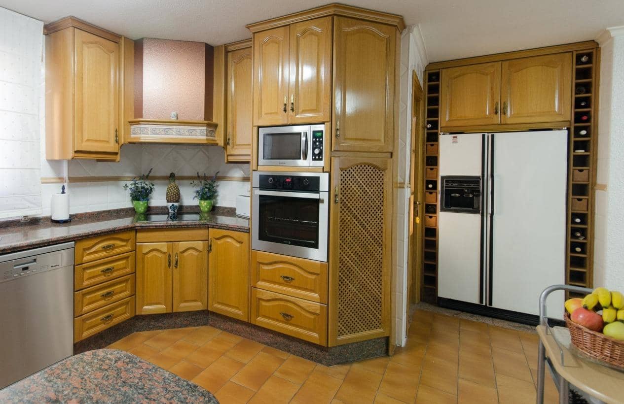 6 soveværelse Villa til salg i Perleta med swimmingpool garage - € 560.000 (Ref: 8595357)