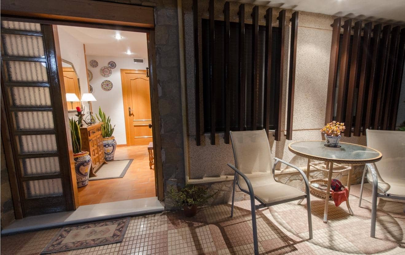 6 soveværelse Villa til salg i Perleta med swimmingpool garage - € 560.000 (Ref: 8595357)