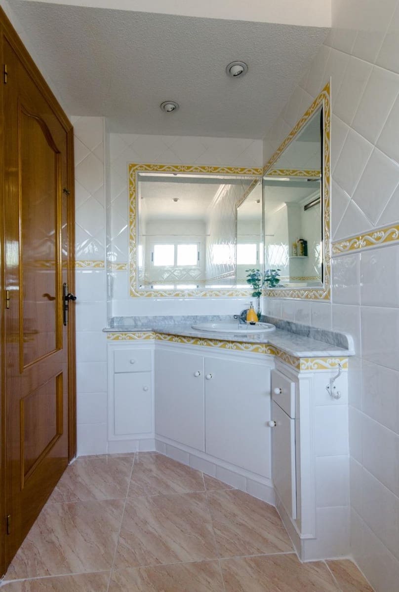 6 soveværelse Villa til salg i Perleta med swimmingpool garage - € 560.000 (Ref: 8595357)