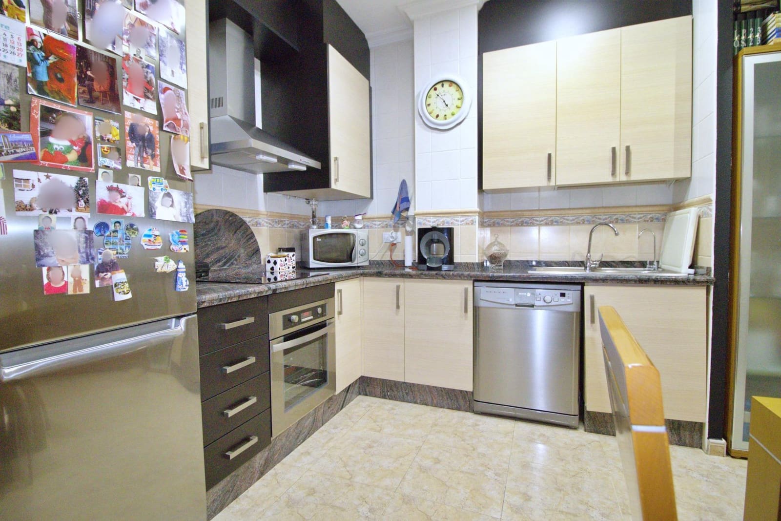 3 makuuhuone Huoneisto myytävänä paikassa Elche / Elx mukana 
autotalli - 165 000 € (Ref: 8595359)