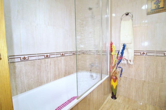 3 makuuhuone Huoneisto myytävänä paikassa Elche / Elx mukana 
autotalli - 165 000 € (Ref: 8595359)