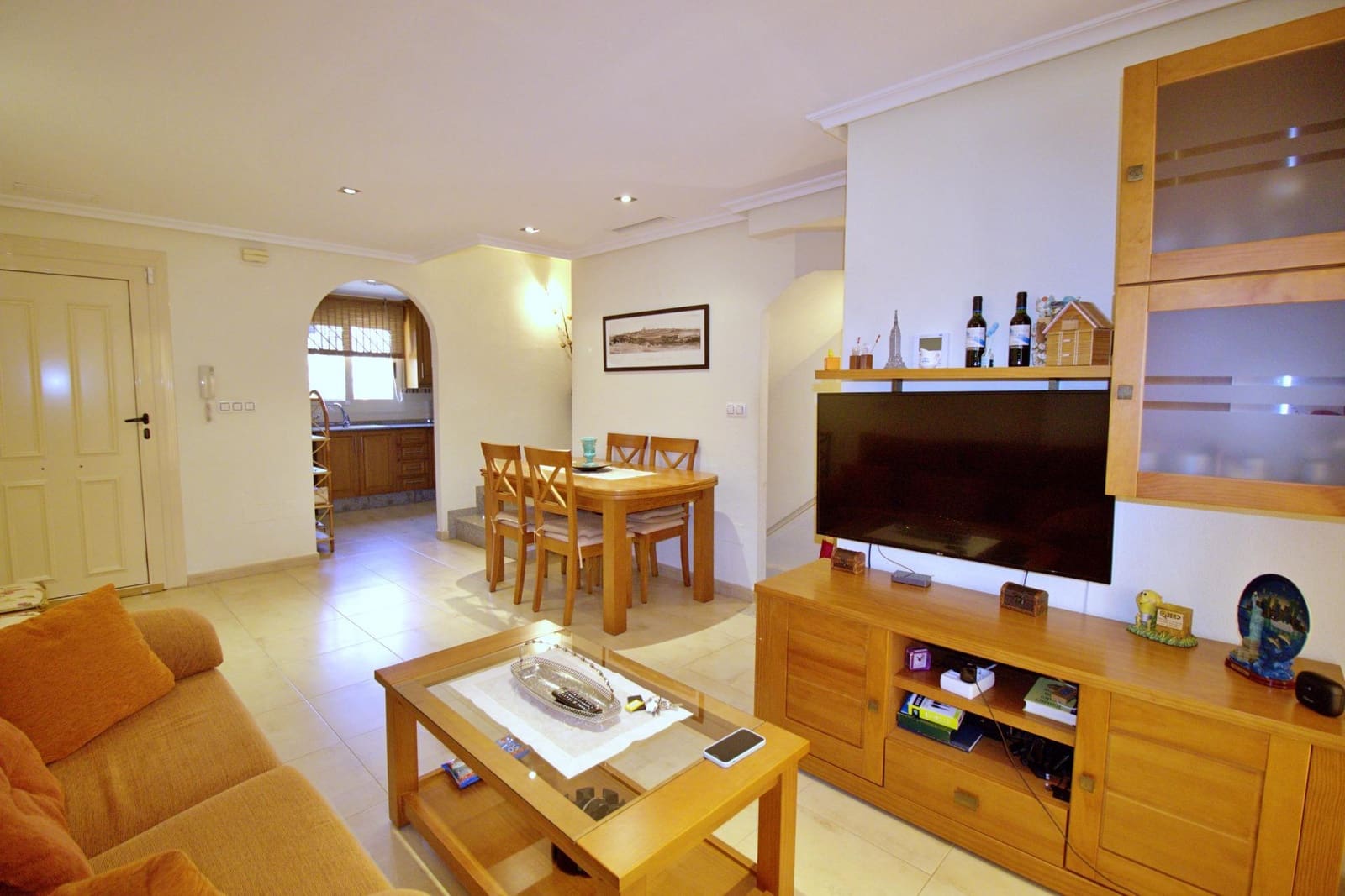 3 soveværelse Rækkehus til salg i Guardamar del Segura med swimmingpool garage - € 247.000 (Ref: 8599778)