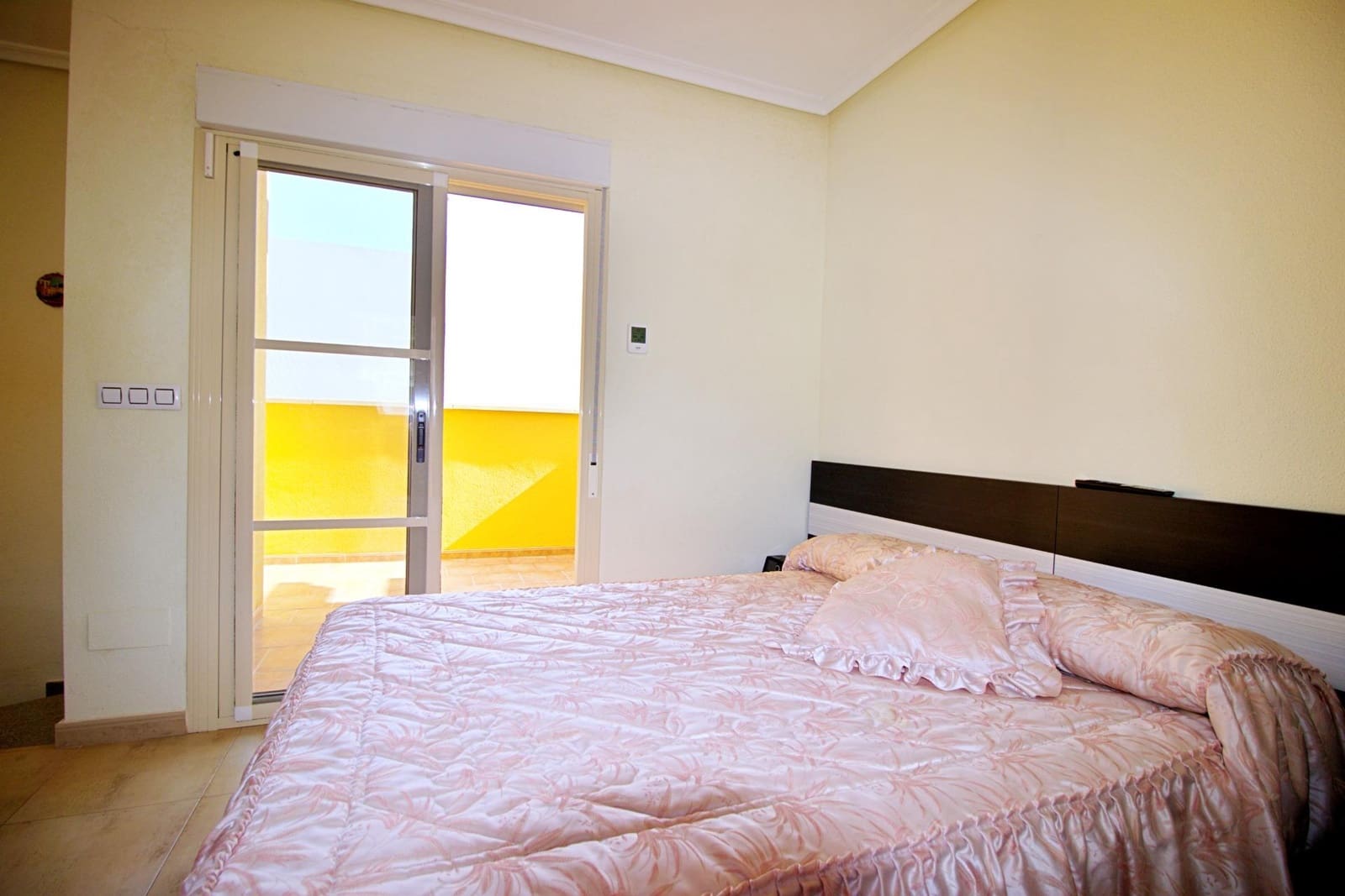 3 soveværelse Rækkehus til salg i Guardamar del Segura med swimmingpool garage - € 247.000 (Ref: 8599778)