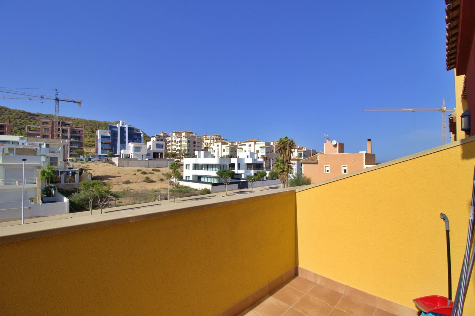 3 soveværelse Rækkehus til salg i Guardamar del Segura med swimmingpool garage - € 247.000 (Ref: 8599778)