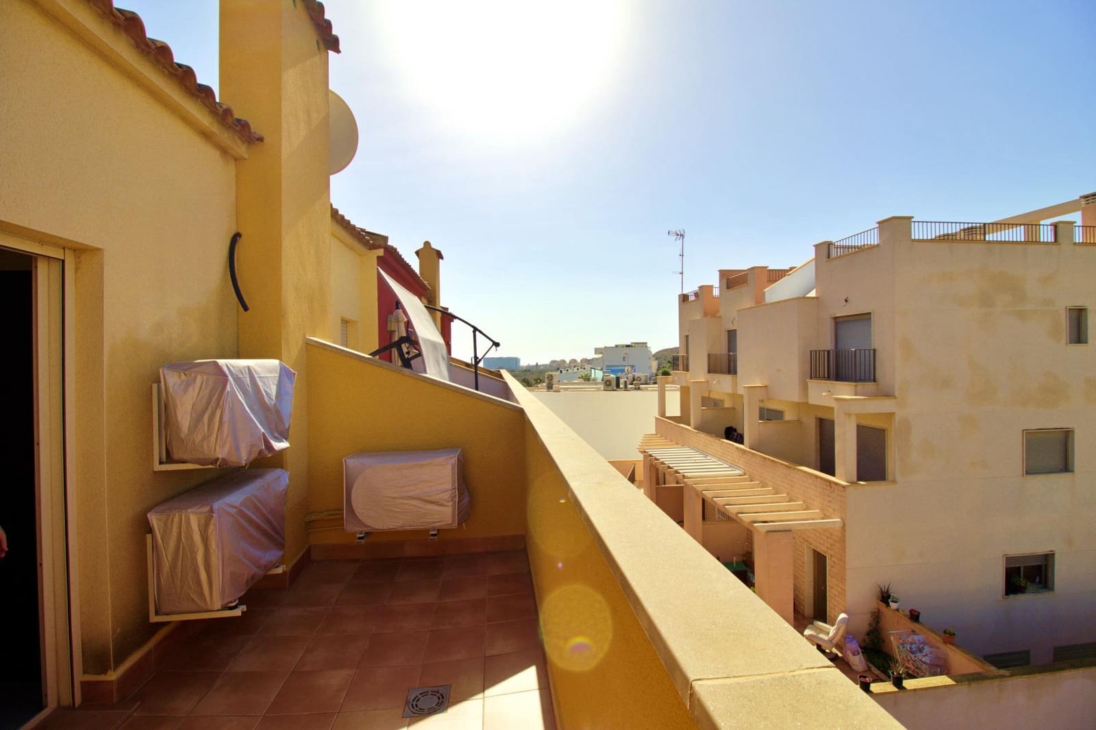 3 soveværelse Rækkehus til salg i Guardamar del Segura med swimmingpool garage - € 247.000 (Ref: 8599778)