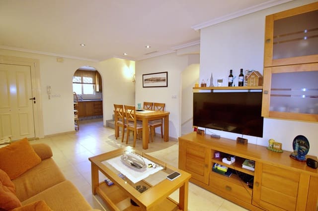 Adosado de 3 habitaciones en Guardamar del Segura en venta con piscina garaje - 247.000 € (Ref: 8599778)