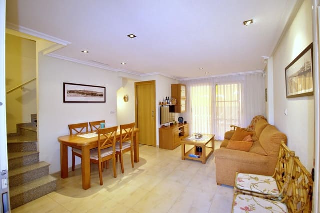 Adosado de 3 habitaciones en Guardamar del Segura en venta con piscina garaje - 247.000 € (Ref: 8599778)