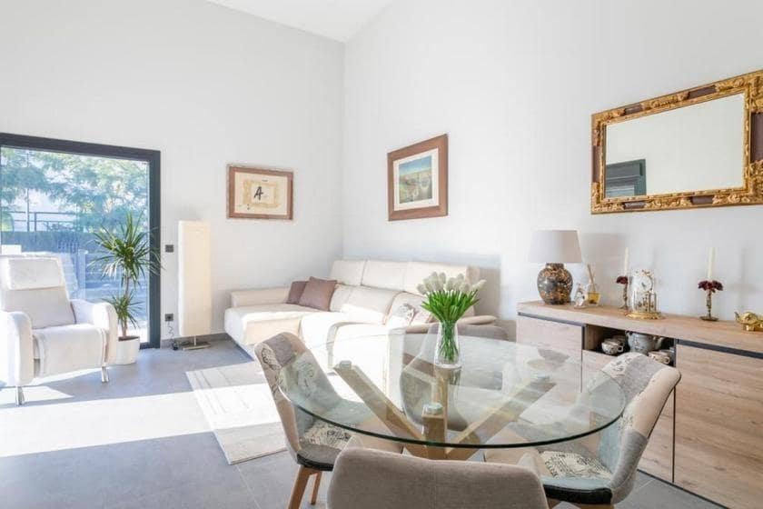 Chalet de 2 habitaciones en Daya Nueva en venta - 331.000 € (Ref: 8610838)