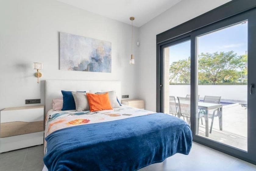 Chalet de 2 habitaciones en Daya Nueva en venta - 331.000 € (Ref: 8610838)