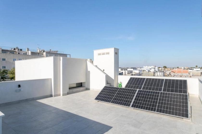 Chalet de 2 habitaciones en Daya Nueva en venta - 331.000 € (Ref: 8610838)