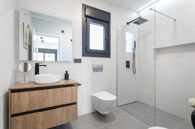 Chalet de 2 habitaciones en Daya Nueva en venta - 331.000 € (Ref: 8610838)