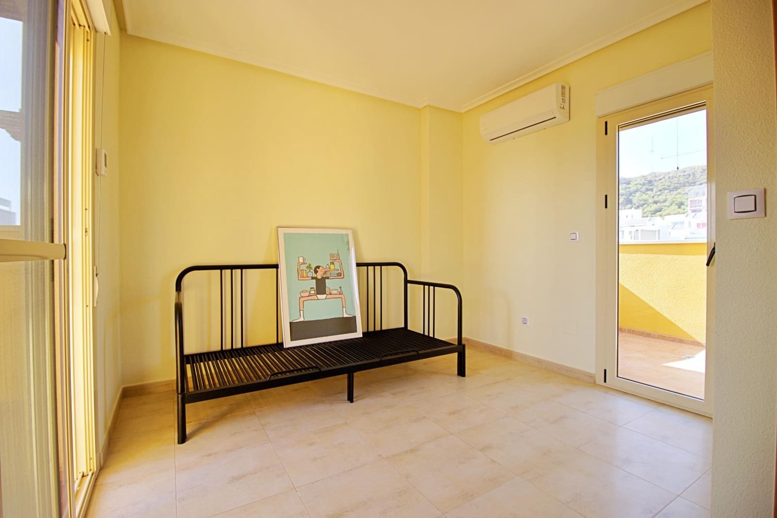 3 soveværelse Rækkehus til salg i Guardamar del Segura med swimmingpool garage - € 278.000 (Ref: 8623551)