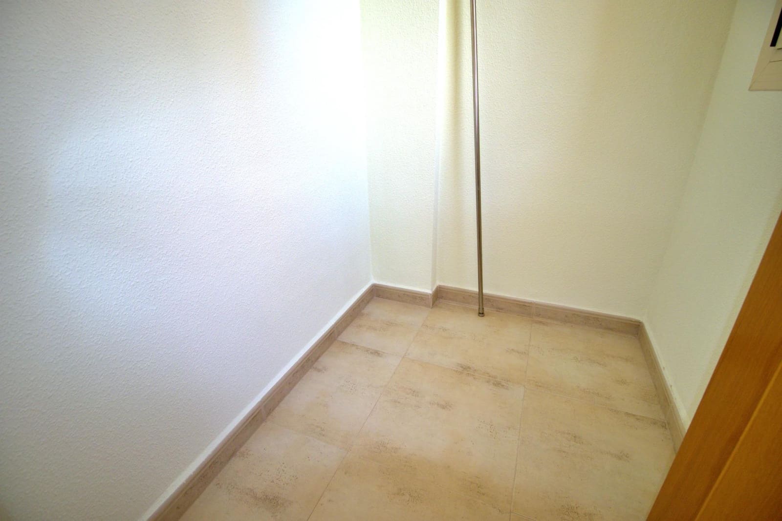 3 soveværelse Rækkehus til salg i Guardamar del Segura med swimmingpool garage - € 278.000 (Ref: 8623551)