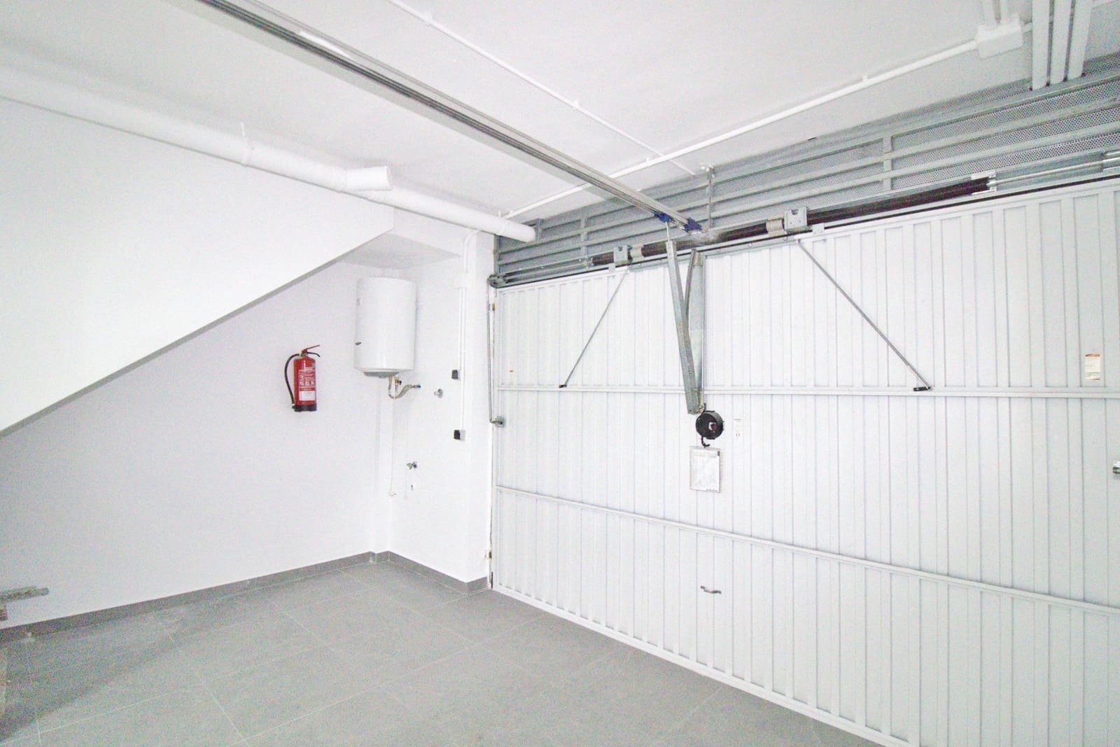 3 soveværelse Rækkehus til salg i Guardamar del Segura med swimmingpool garage - € 278.000 (Ref: 8623551)