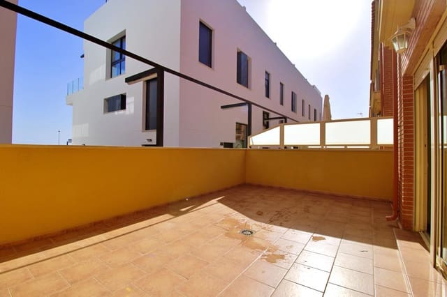 3 soveværelse Rækkehus til salg i Guardamar del Segura med swimmingpool garage - € 278.000 (Ref: 8623551)