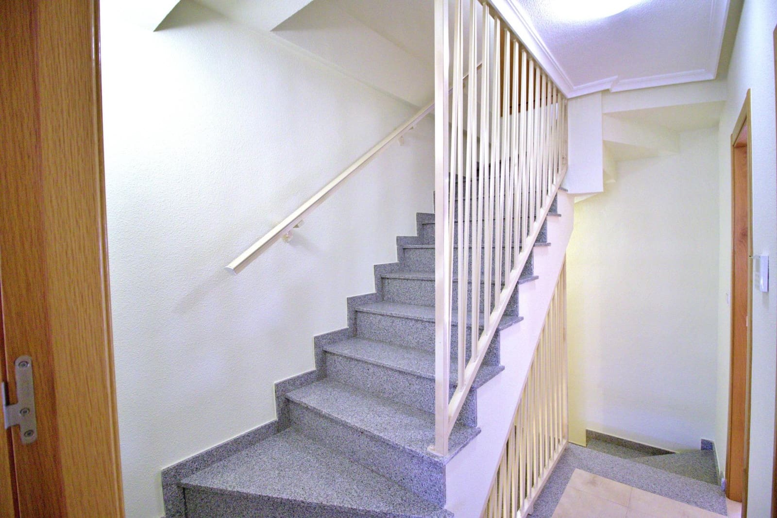 3 soveværelse Rækkehus til salg i Guardamar del Segura med swimmingpool garage - € 278.000 (Ref: 8623551)