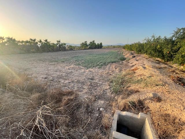 Grunde uden byggetilladelser til salg i La Hoya, Elche / Elx - € 30.000 (Ref: 8675858)