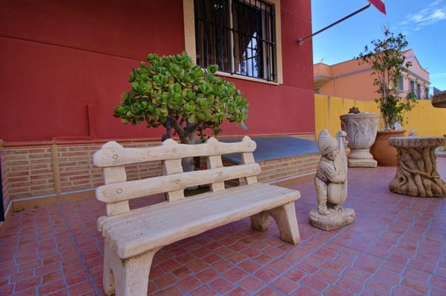 4 bedroom Bungalow for sale in Albatera with garage - € 370,000 (Ref: 8691253)