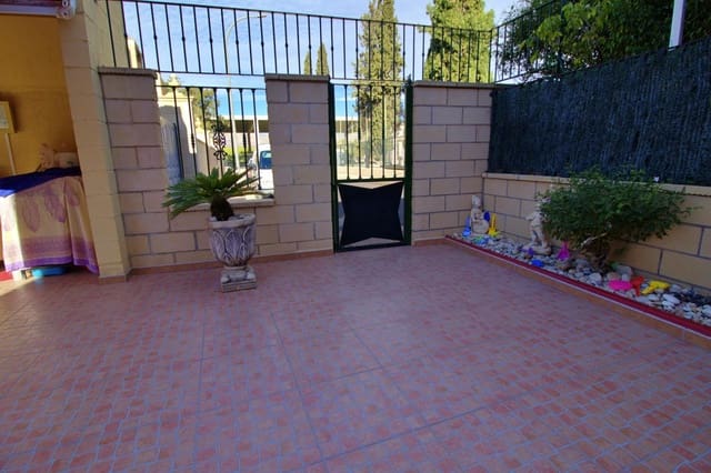 4 bedroom Bungalow for sale in Albatera with garage - € 370,000 (Ref: 8691253)
