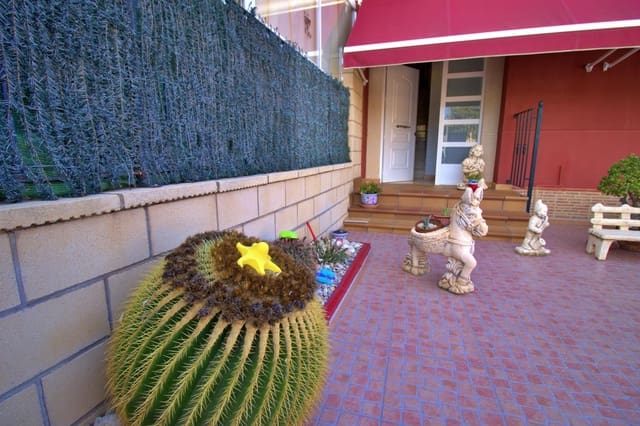 4 bedroom Bungalow for sale in Albatera with garage - € 370,000 (Ref: 8691253)