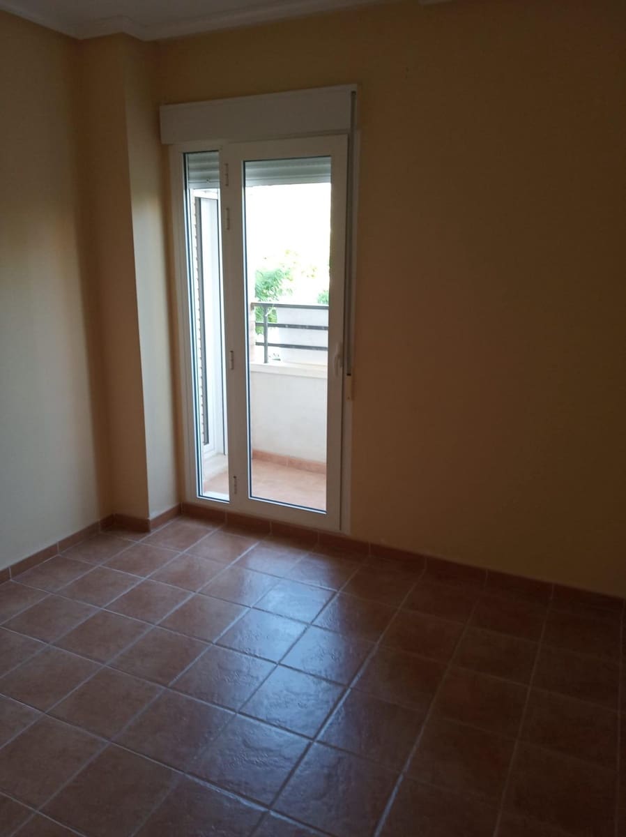 3 soverom Leilighet til salgs i Aspe med garasje - € 130 000 (Ref: 8716561)