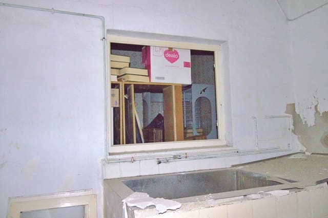 4 bedroom Townhouse for sale in Centro, Elche / Elx - € 157,000 (Ref: 8834363)