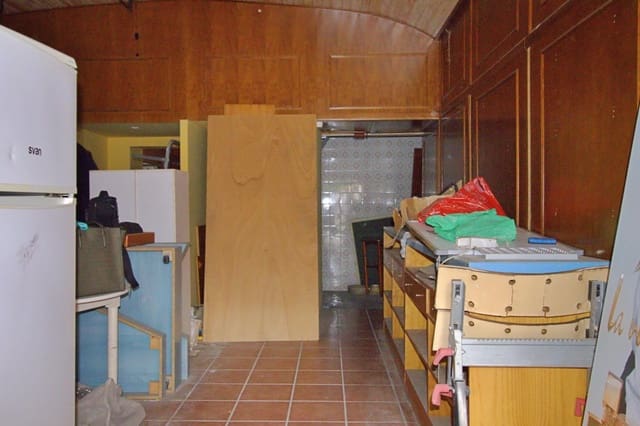 4 bedroom Townhouse for sale in Centro, Elche / Elx - € 157,000 (Ref: 8834363)