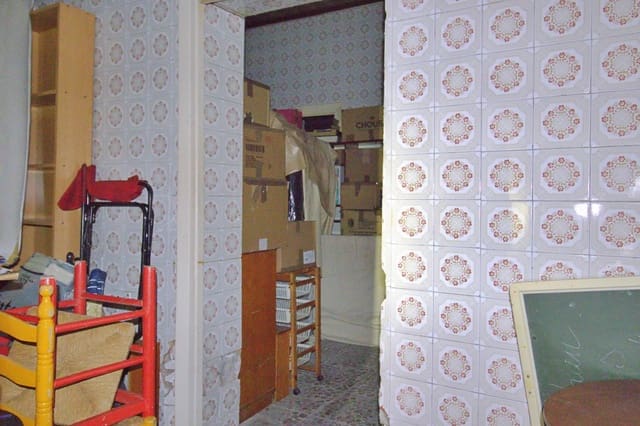 4 bedroom Townhouse for sale in Centro, Elche / Elx - € 157,000 (Ref: 8834363)