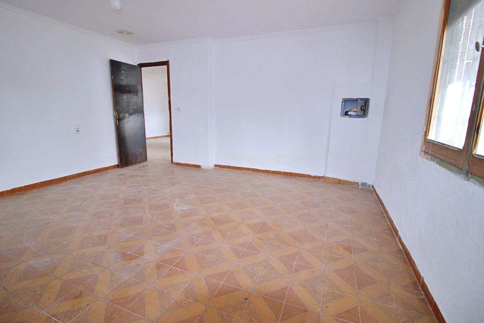 4 soverom Villa til salgs i Matola med garasje - € 210 000 (Ref: 8834364)