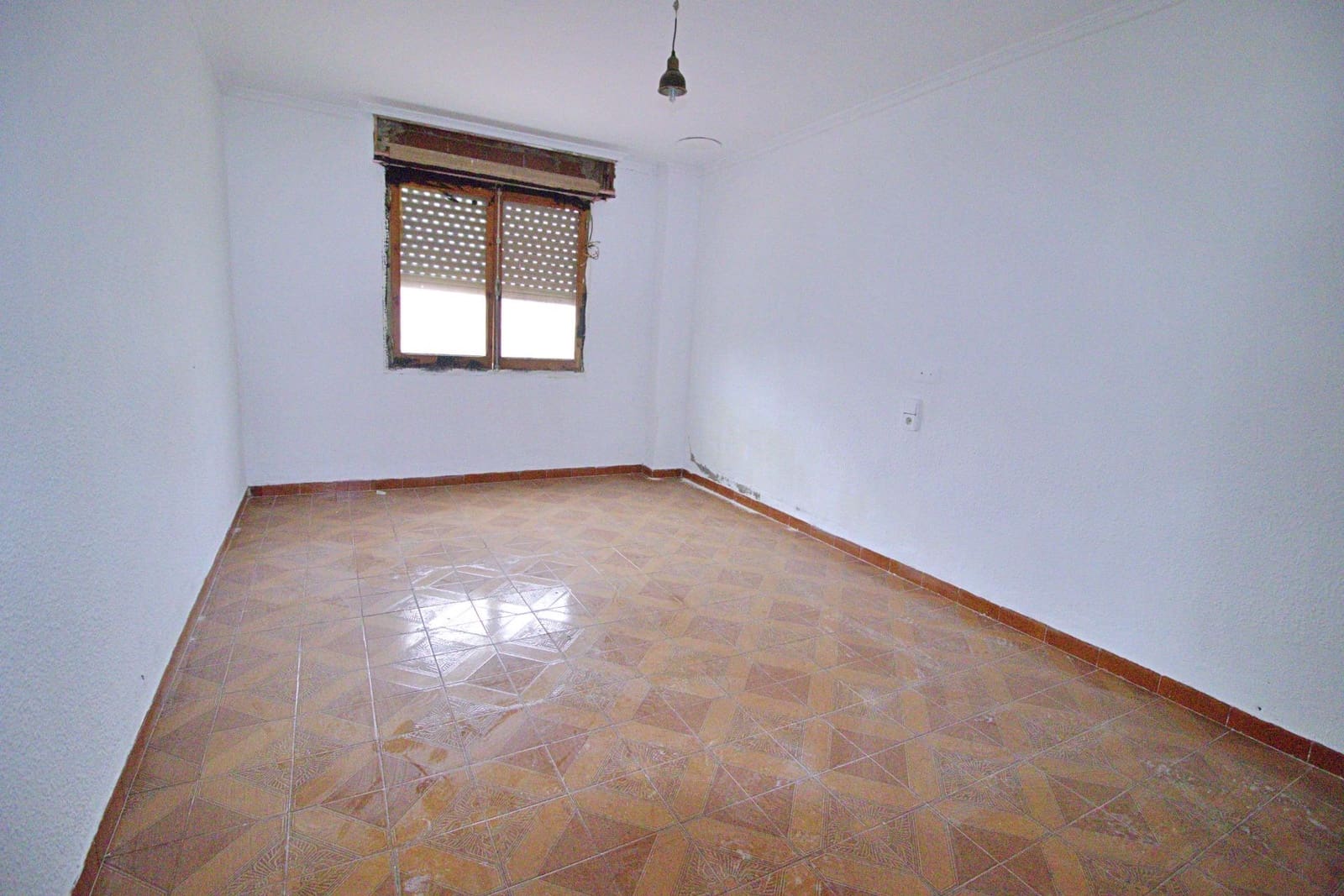 4 soverom Villa til salgs i Matola med garasje - € 210 000 (Ref: 8834364)