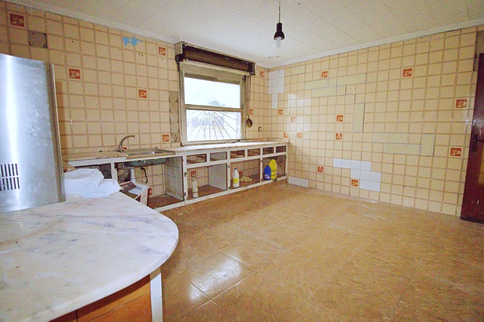 4 soverom Villa til salgs i Matola med garasje - € 210 000 (Ref: 8834364)