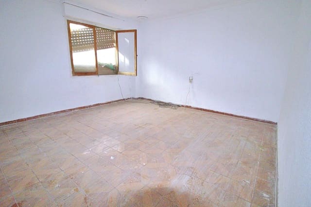 4 soveværelse Villa til salg i Matola, Elche / Elx med garage - € 210.000 (Ref: 8834364)