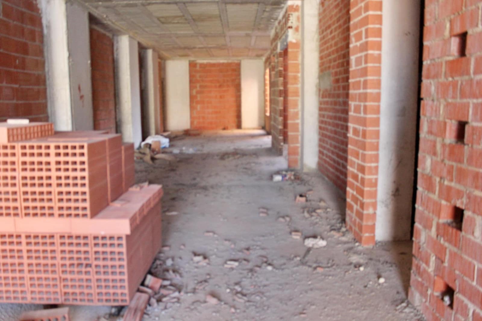 Commercial for sale in Albatera - € 350,000 (Ref: 8834365)