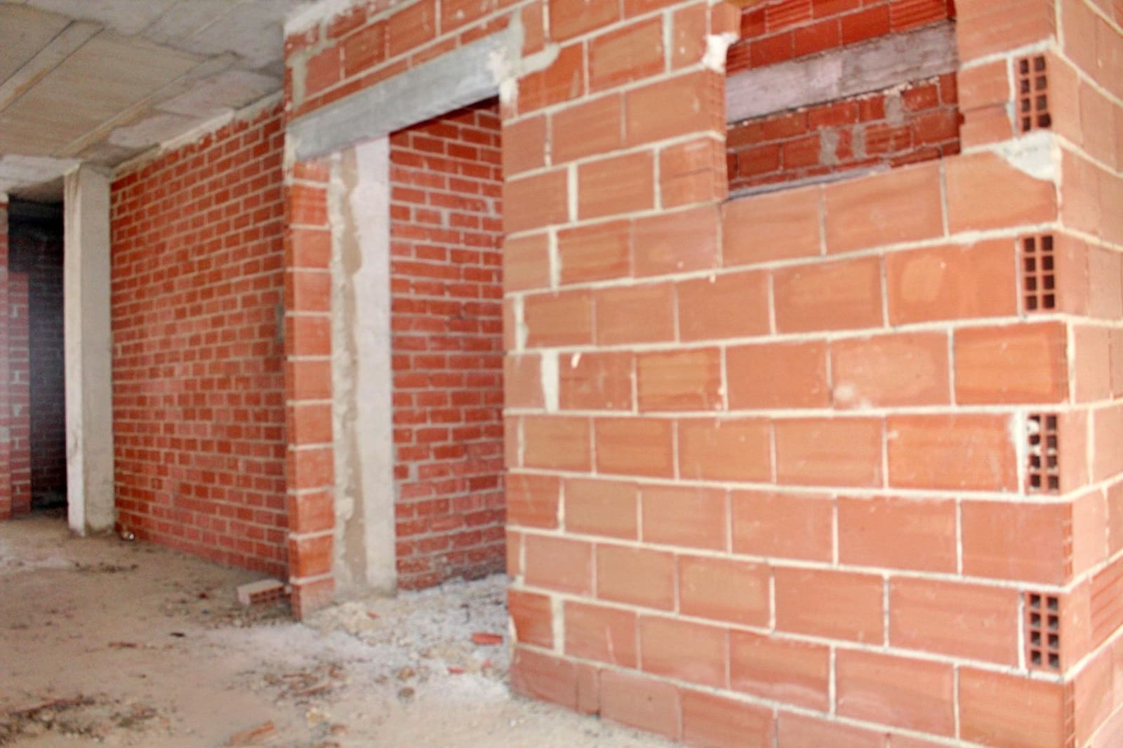 Commercial for sale in Albatera - € 350,000 (Ref: 8834365)