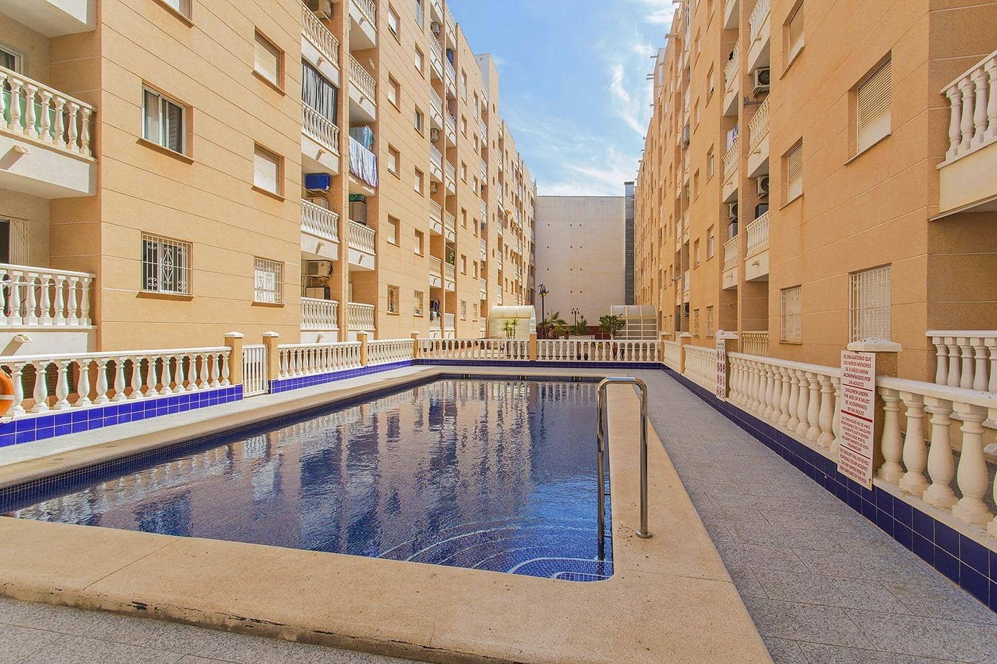 2 sypialnia Mieszkanie na sprzedaż w Torrevieja z garażem - 132 000 € (Ref: 8841038)