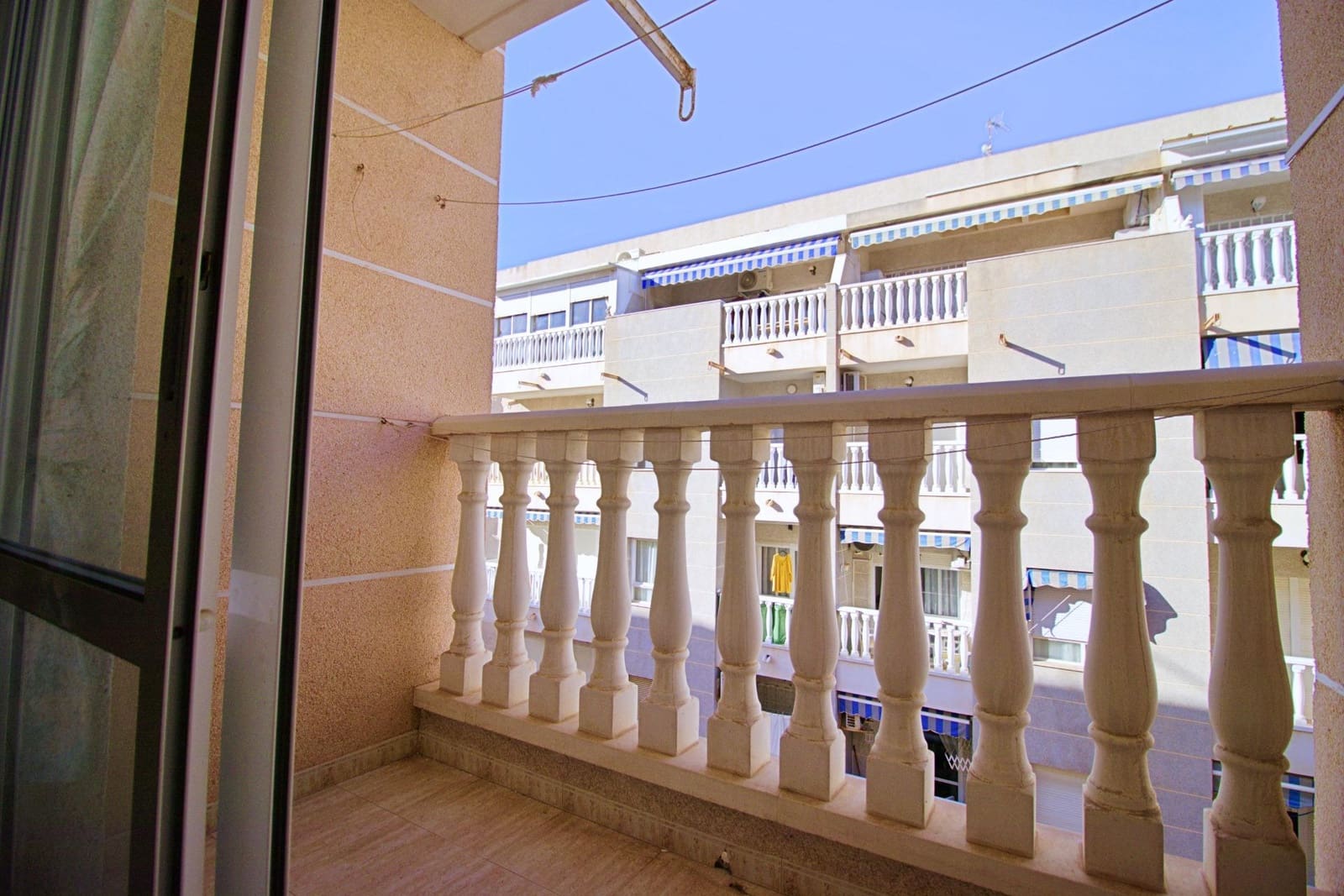 2 soveværelse Lejlighed til salg i Torrevieja med garage - € 132.000 (Ref: 8841038)