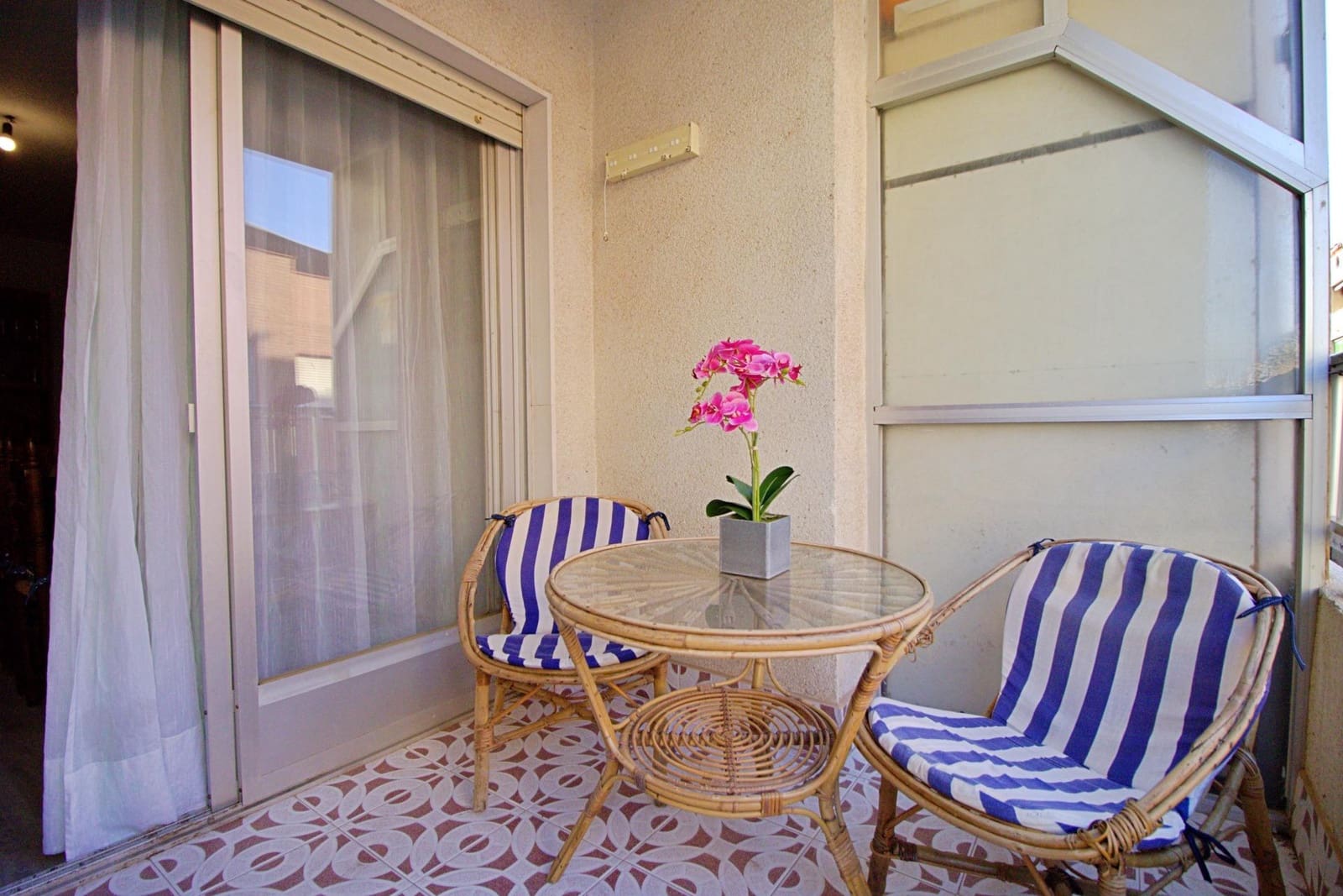 2 soverom Leilighet til salgs i Torrevieja med svømmebasseng garasje - € 149 000 (Ref: 8841039)