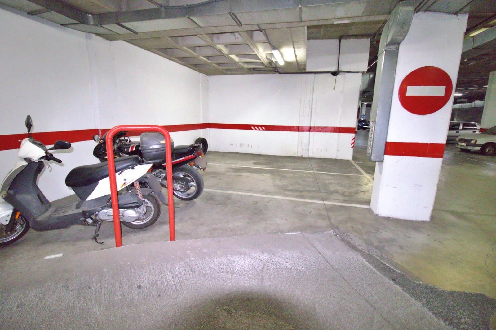 Garage for sale in Elche / Elx - € 14,000 (Ref: 8857132)