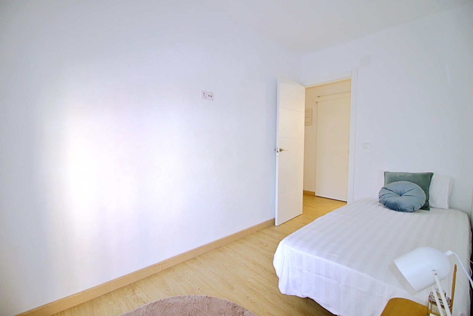 4 bedroom Flat for sale in Elche / Elx - € 195,000 (Ref: 8926421)