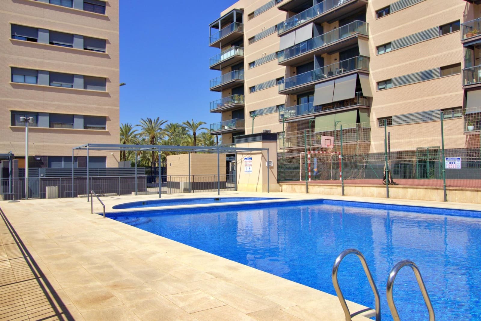 3 bedroom Flat for sale in Elche / Elx with pool - € 325,000 (Ref: 8928793)