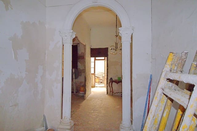 5 bedroom Townhouse for sale in Elche / Elx - € 157,500 (Ref: 8932147)